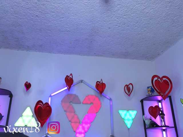 littlevixen live cam on BongaCams