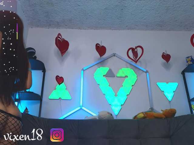 littlevixen live cam on BongaCams