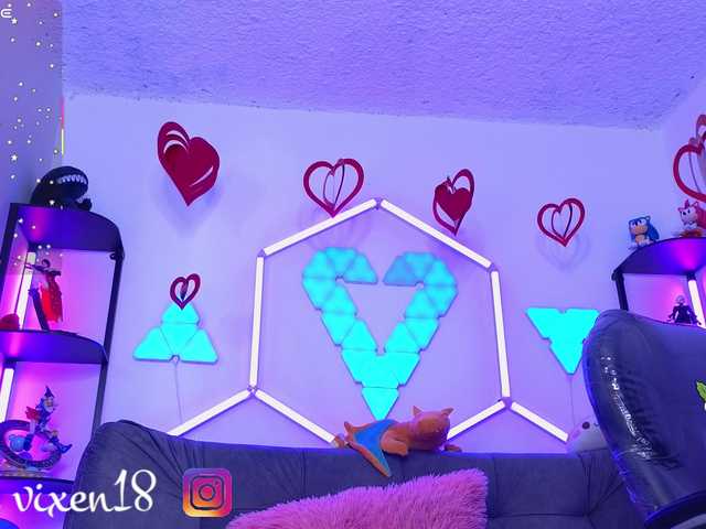 littlevixen live cam on BongaCams
