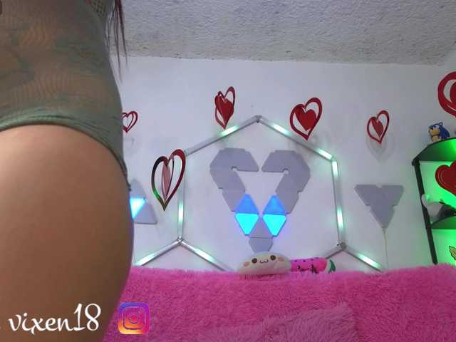 littlevixen live cam on BongaCams