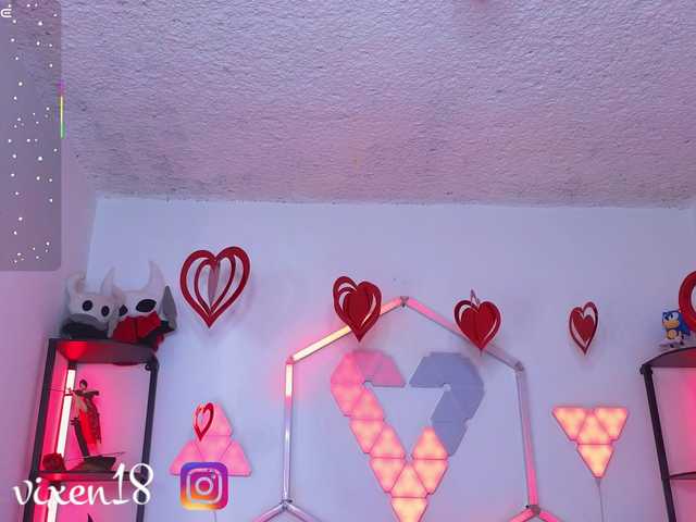 littlevixen live cam on BongaCams