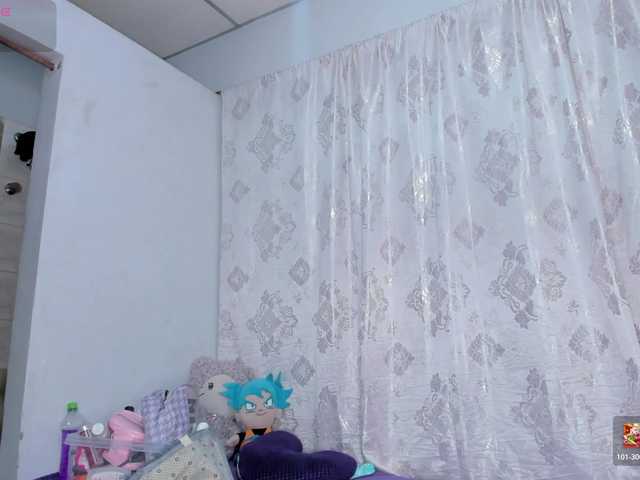 emilyrouss live cam on BongaCams