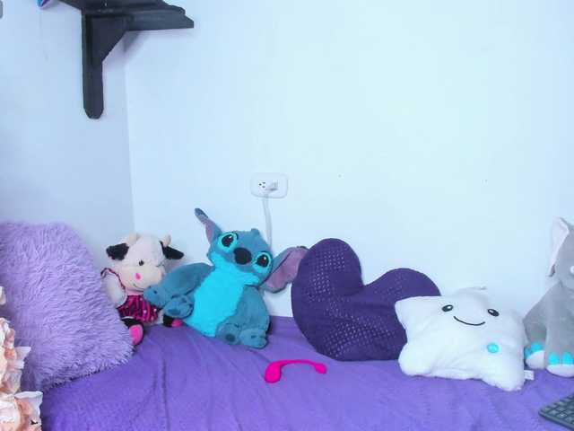 emilyrouss live cam on BongaCams