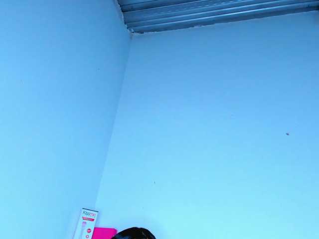 emilyrouss, en vivo ahora en BongaCams