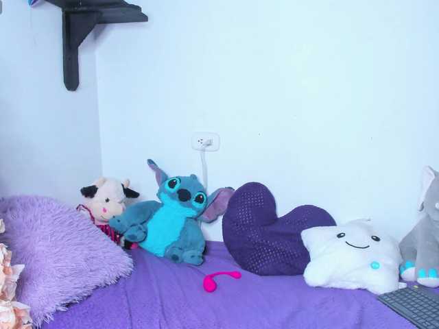 emilyrouss live cam on BongaCams