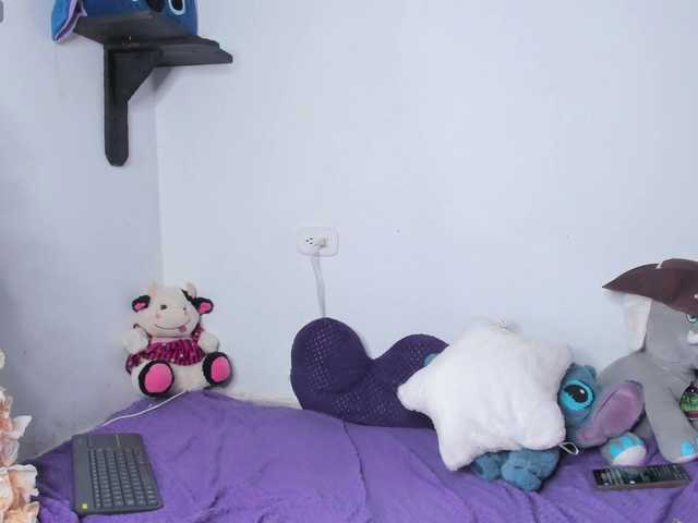 emilyrouss live cam on BongaCams
