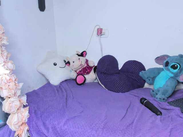 emilyrouss live cam on BongaCams
