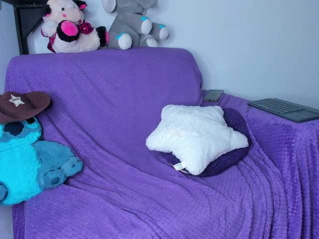 emilyrouss live cam on BongaCams