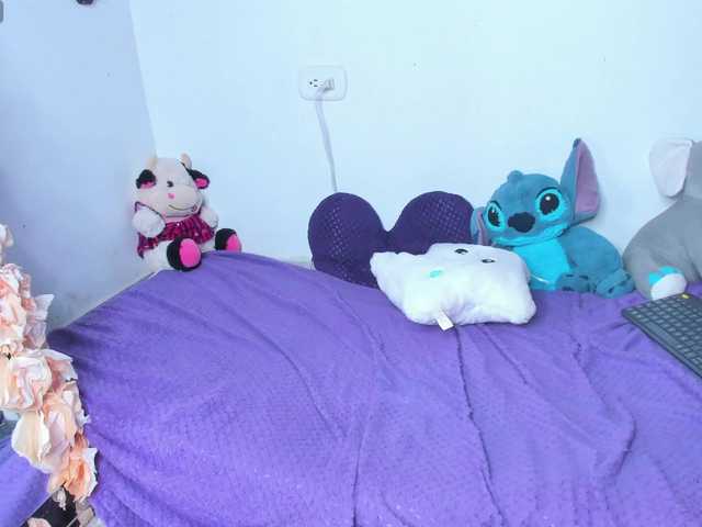 emilyrouss live cam on BongaCams
