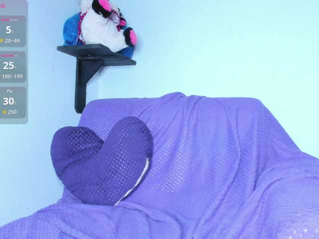 emilyrouss live cam on BongaCams