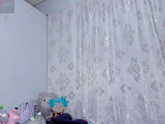 emilyrouss live cam on BongaCams