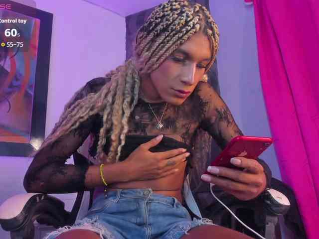 CiaraSmith-TS Sex Cam Show