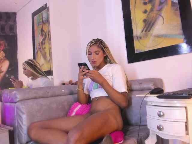 CiaraSmith-TS Live Webcam on BongaCams
