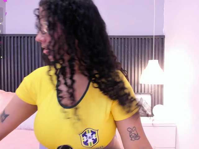 Lena-Ricci live cam on BongaCams