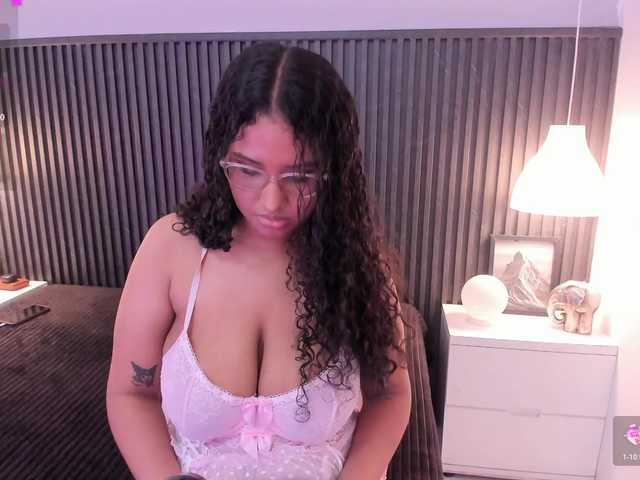 Lena-Ricci's BongaCams show and profile