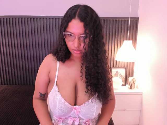 Lena-Ricci's BongaCams show and profile