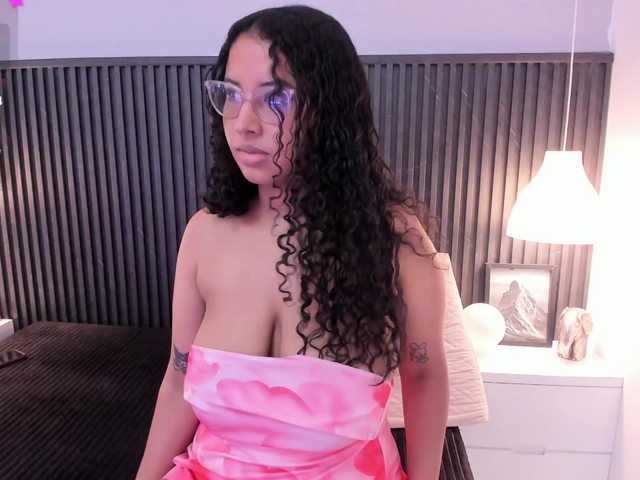 Lena-Ricci's BongaCams show and profile