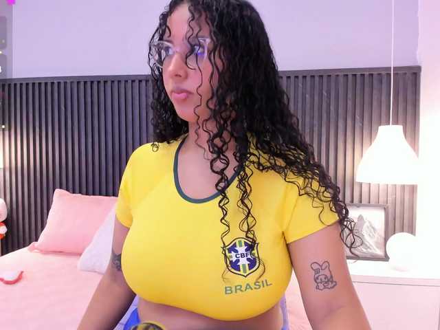 Lena-Ricci live cam on BongaCams