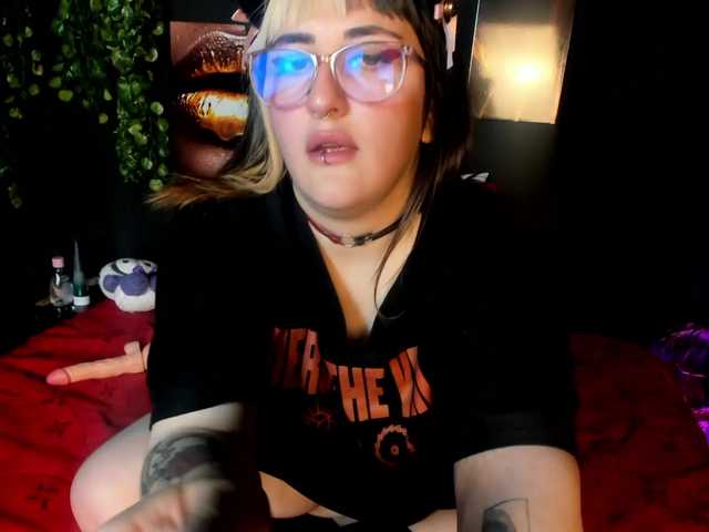 Gomory-kitty's BongaCams show and profile