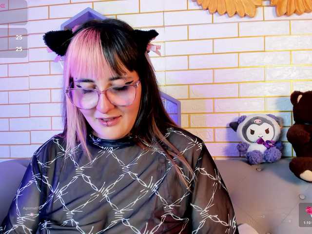 Gomory-kitty live cam on BongaCams