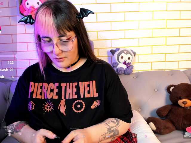 Gomory-kitty live cam on BongaCams