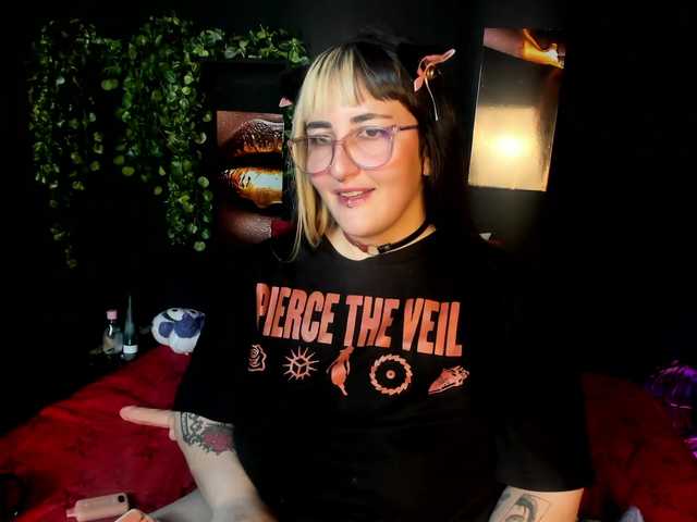 Gomory-kitty's BongaCams show and profile