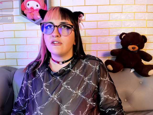 Gomory-kitty live cam on BongaCams