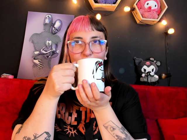Gomory-kitty live cam on BongaCams