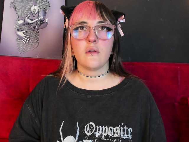 Gomory-kitty live cam on BongaCams