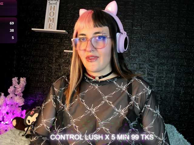 Gomory-kitty live cam on BongaCams