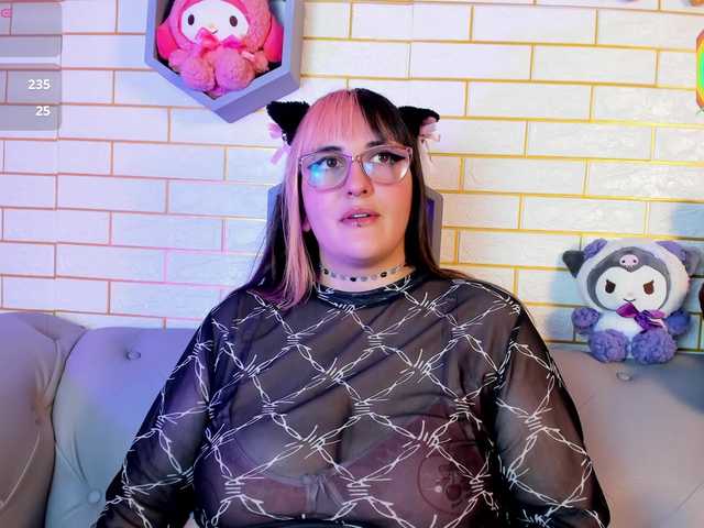 Gomory-kitty live cam on BongaCams