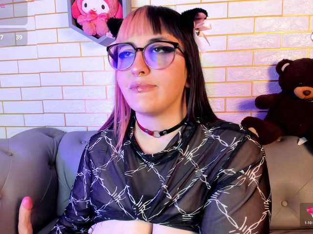 Gomory-kitty live cam on BongaCams