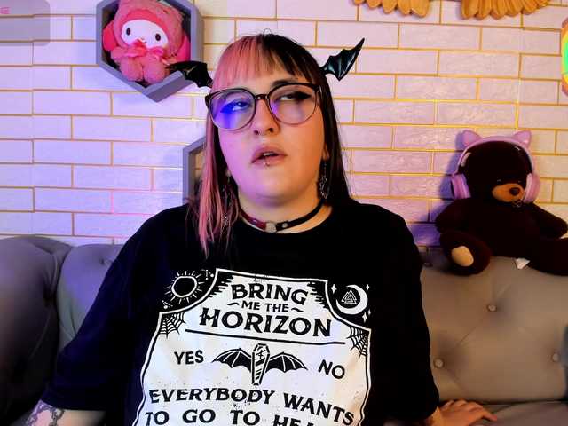 Gomory-kitty live cam on BongaCams