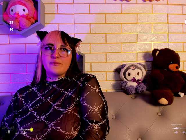 Gomory-kitty live cam on BongaCams