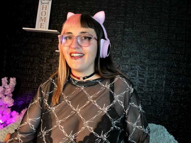 Gomory-kitty live cam on BongaCams