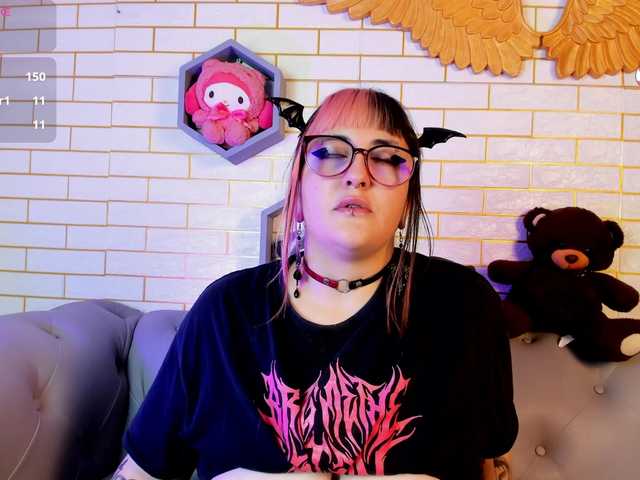 Gomory-kitty live cam on BongaCams