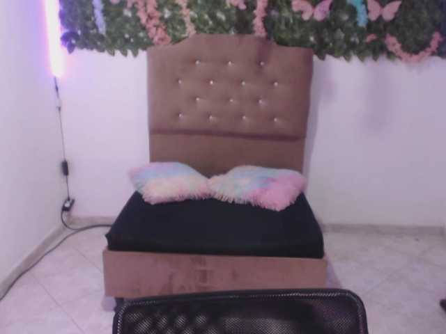 adaracute69 live cam on BongaCams