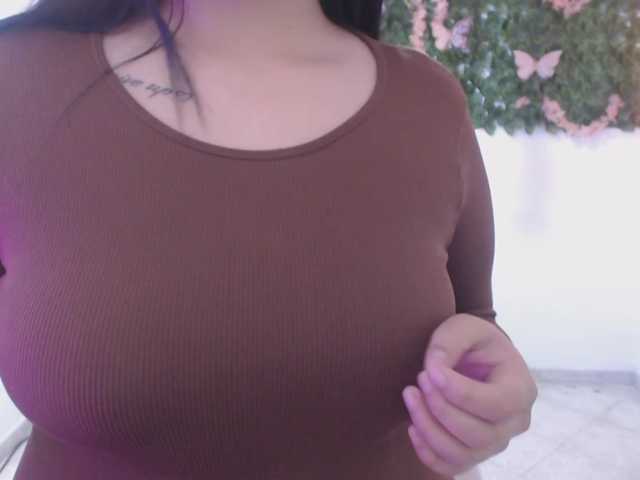 adaracute69 live cam on BongaCams