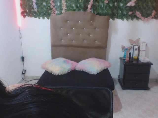 adaracute69 live cam on BongaCams