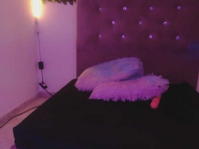 adaracute69 live cam on BongaCams