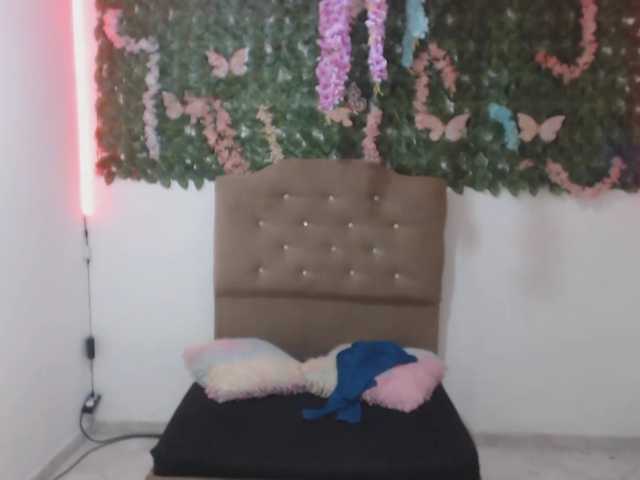 adaracute69 live cam on BongaCams