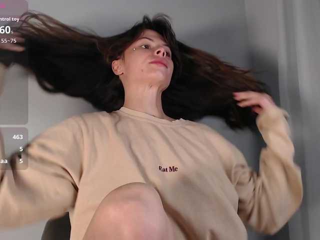 HoneyMira live webcam show