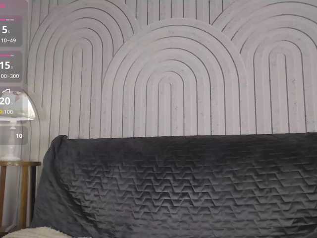 HoneyMira live cam on BongaCams