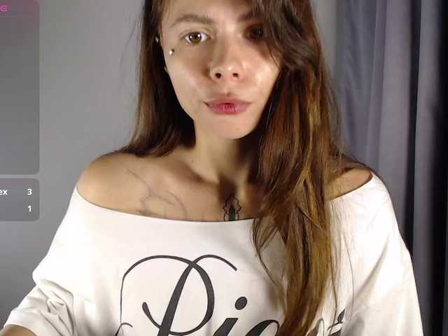 HoneyMira live cam on BongaCams