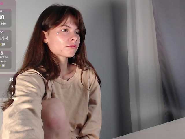 HoneyMira live cam on BongaCams
