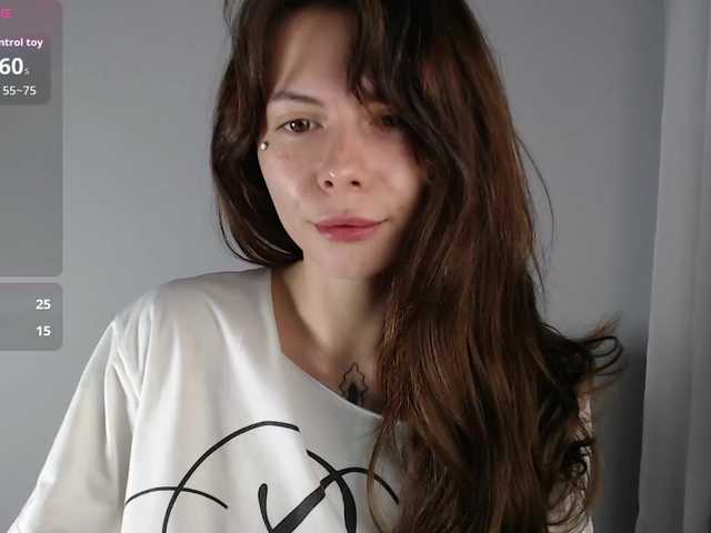 HoneyMira live cam on BongaCams