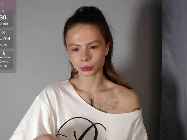 HoneyMira live cam on BongaCams