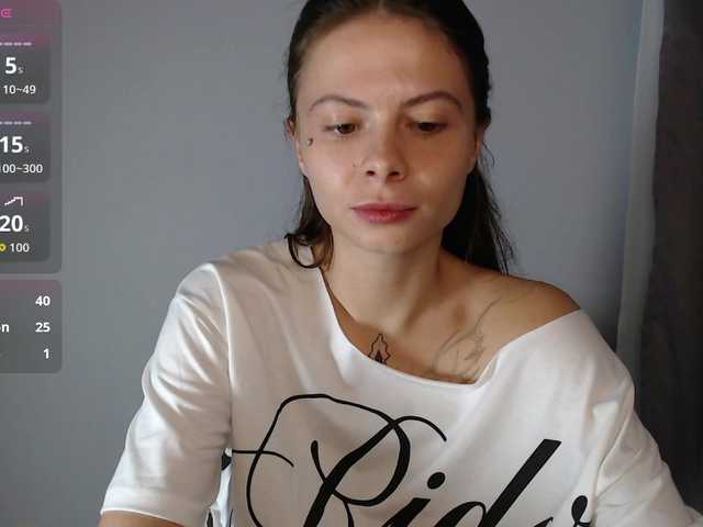 HoneyMira live cam on BongaCams
