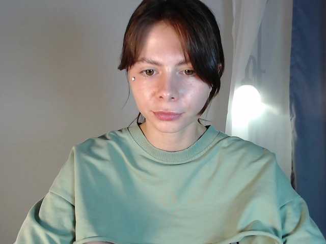 HoneyMira live cam on BongaCams