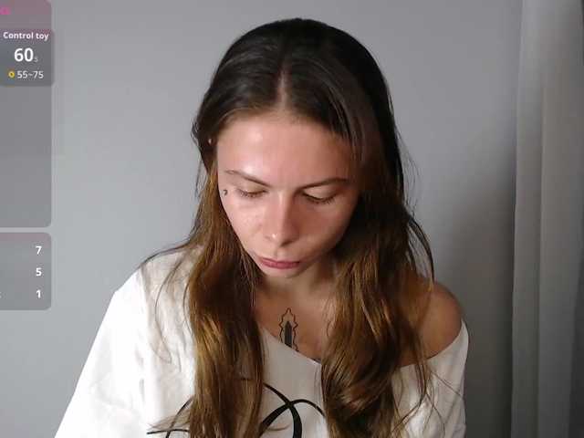 HoneyMira live cam on BongaCams